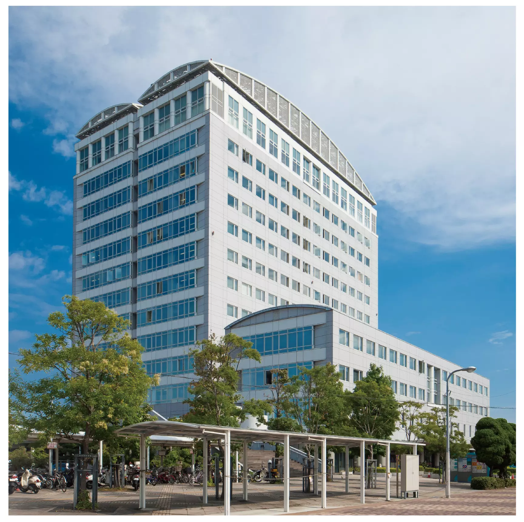 本社ビル外観